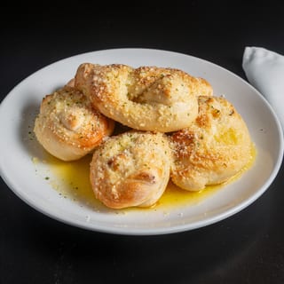 10 Garlic Knots