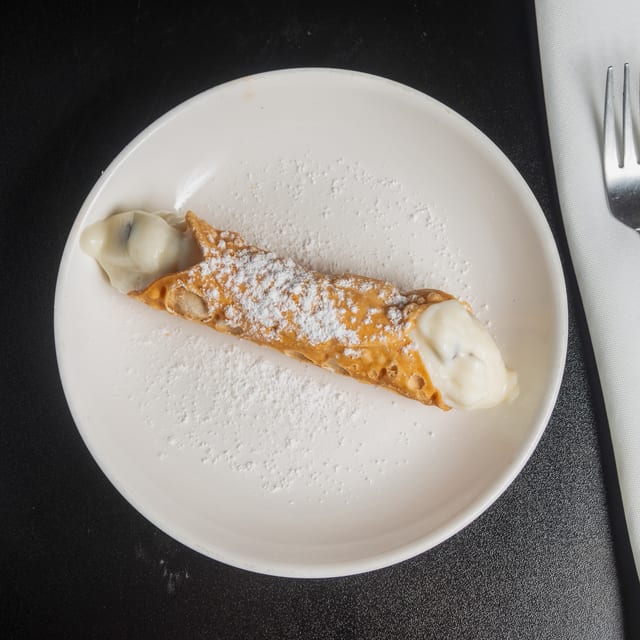 Cannoli.